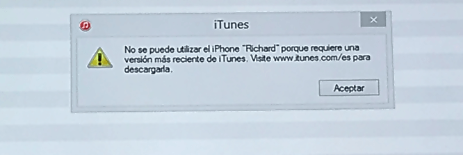 no se puede utilizar el iPhone porque requiere una versión reciente de iTunes